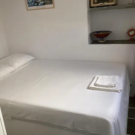 Dora's Traditional Nyaraló *
